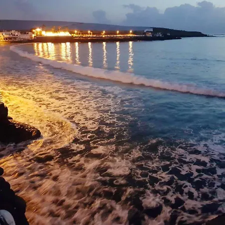 2 Bedrooms House At 10 M Away From The With Sea View Furnished Terrace And Wifi *
