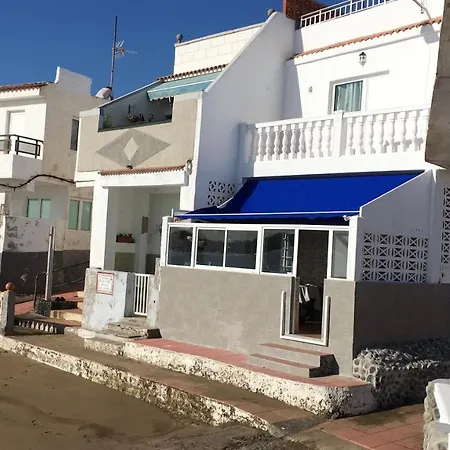 Ferienhaus 2 Bedrooms House At 10 M Away From The With Sea View Furnished Terrace And Wifi *