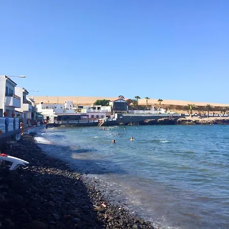 2 Bedrooms House At 10 M Away From The With Sea View Furnished Terrace And Wifi Holiday home