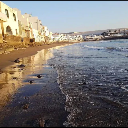 2 Bedrooms House At 10 M Away From The With Sea View Furnished Terrace And Wifi Holiday home