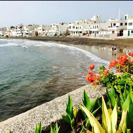 2 Bedrooms House At 10 M Away From The With Sea View Furnished Terrace And Wifi