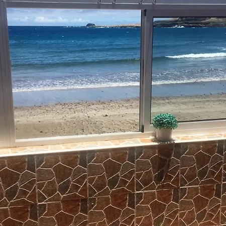 2 Bedrooms House At 10 M Away From The With Sea View Furnished Terrace And Wifi * Telde